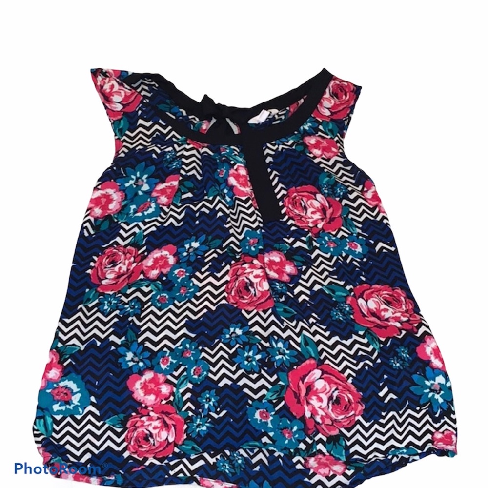 Sleeveless Blouse with Tie in Back